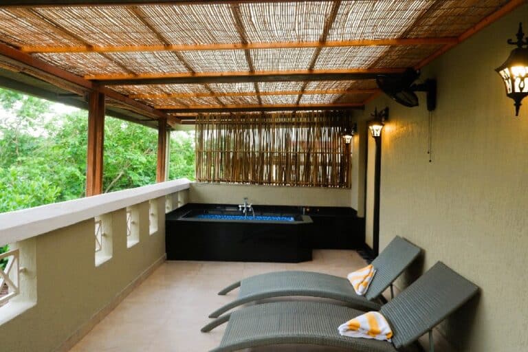 Terrace Suite Balcony & Bath Tub